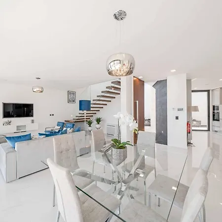 Villa Seacrest *